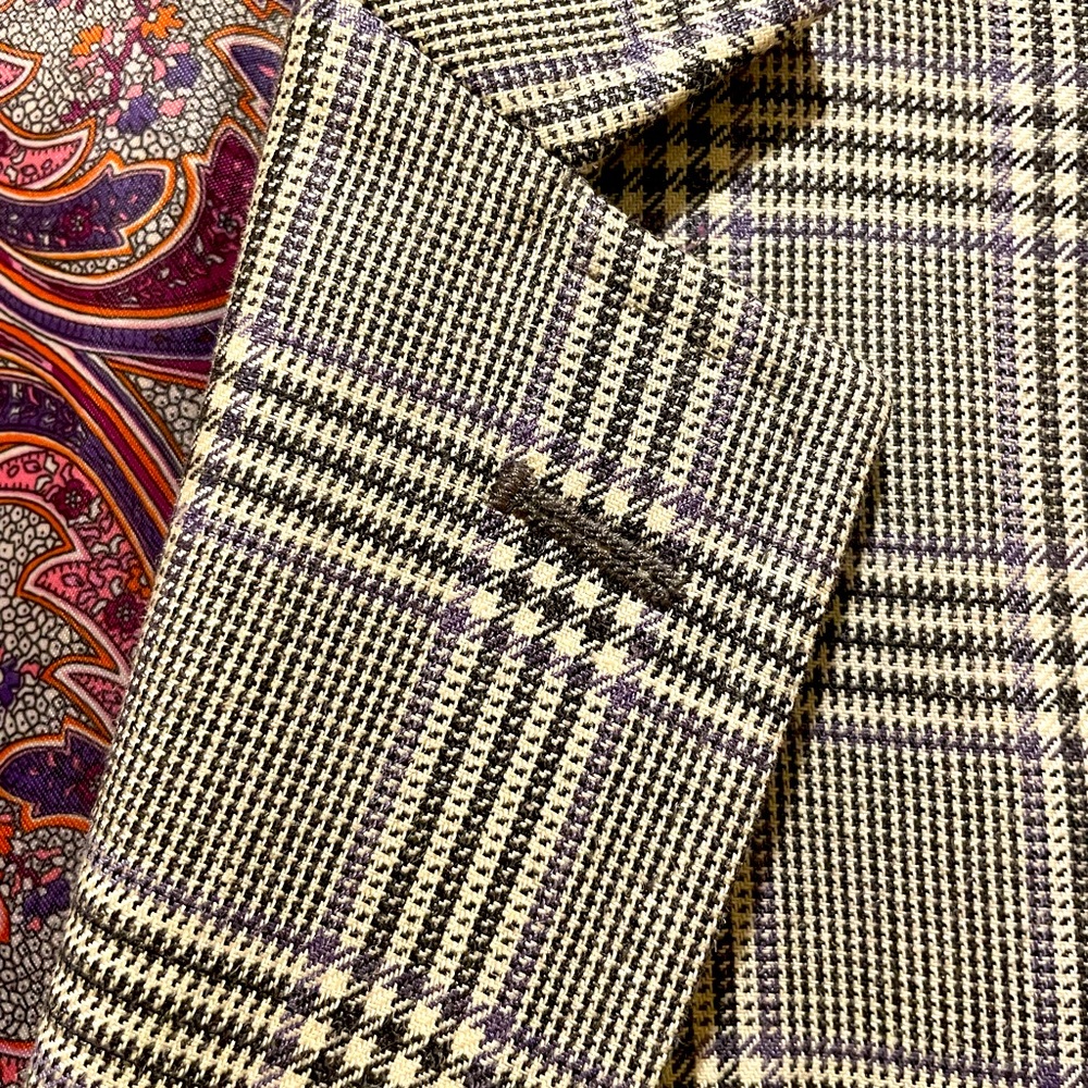 Tallia Sportcoat from Macy’s Men’s. Sexy Plaid on Heather base. Beautiful liner